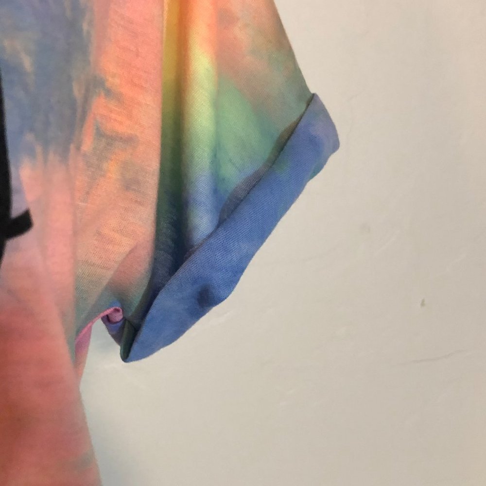 NWOT * HAPPY TIE DYE CROPPED SUPER SOFT T SHIRT - Picture 4 of 5